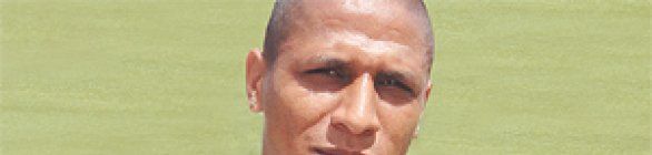 Uelliton diz que Bahia não pode perder mais pontos antes da Copa