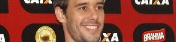 Após boa atuação no sábado, Wilson elogia zagueiro Rodrigo Defendi