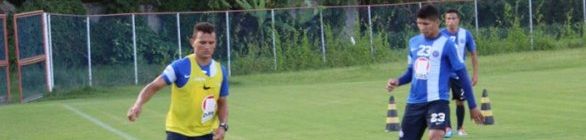 Com titulares liberados e reservas em campo, Bahia treina no Fazendão