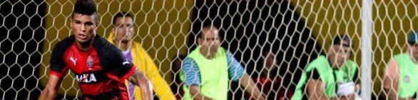 Carlos Amadeu lamenta azar do Vitória durante derrota para o Palmeiras