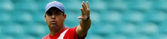 Com experiência do Coritiba, técnico espera superar desfalques no Bahia