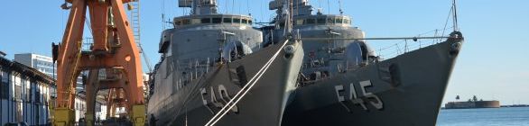 Fragata Niterói chega a Salvador