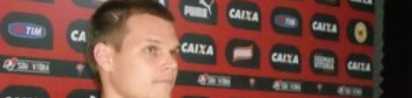 Alemão elogia Jorginho e comemora evolução física e tática do Vitória