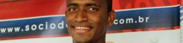 Adailton é regularizado e reforça o Bahia contra o Atlético-MG no sábado