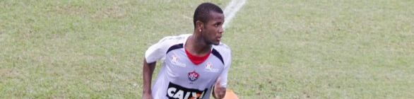 Ney escala Willie entre os titulares e monta o Vitória com três atacantes