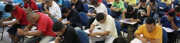 Polícia Federal abre 600 vagas com salários iniciais de até R$ 7,5 mil