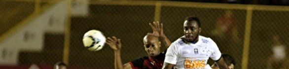 Cruzeiro bate o Vitória no Barradão e volta a abrir 7 pontos para São Paulo