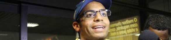 Campeão mundial, Allan do Carmo é recebido com festa em Salvador