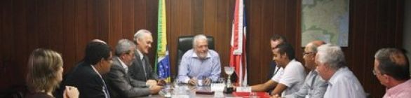 Governador Jaques Wagner parabeniza o nadador Allan do Carmo por título inédito