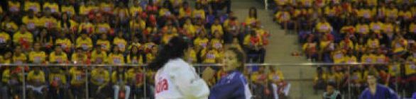 Baiana de Xique Xique dá a primeira vitória ao Brasil na abertura do Centro.