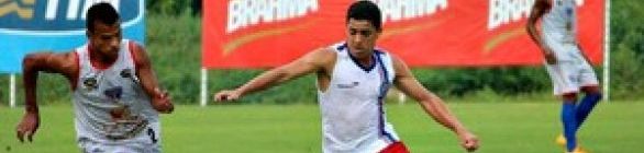 Para ajudar, Rômulo supera mudança de posicionamento: 