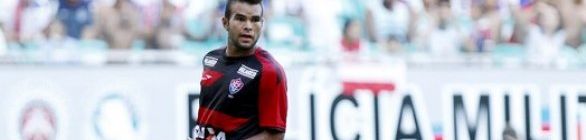 José Welison sofre entorse no joelho e vira dúvida para duelo com o Galícia