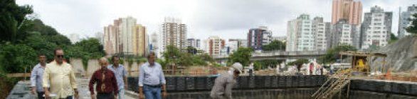 Processo de revestimento das piscinas olímpica e de aquecimento.