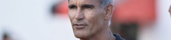 Amadeu comemora evolução do Vitória em triunfo sobre o Colo Colo