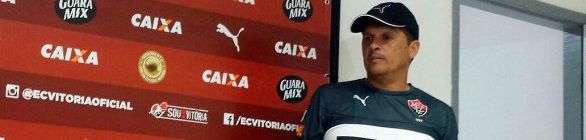 Claudinei elogia atuação do 2º tempo e quer abrir vantagem contra o Vozão