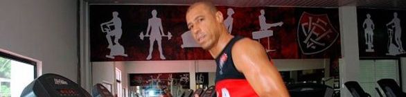 Por etapas: em treino fechado, Vitória trabalha parte física e posse de bola