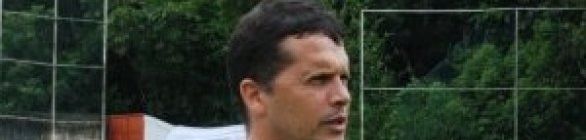 Claudinei promete aproveitar a base do Vitória na Série B: “Estou atento”