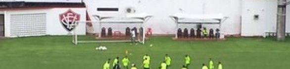 Descontração, chuva e corneta: Vitória da Conquista treina na Toca do Leão