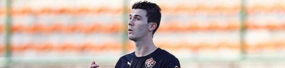 Luiz Gustavo valoriza primeiro triunfo na Série B, mas pede “pés no chão”