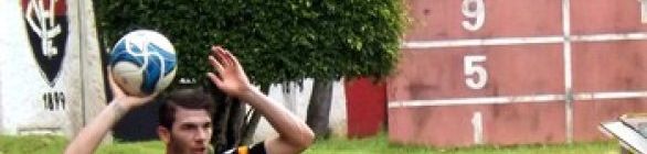 Médico diz que volante Luiz Gustavo segue fora dos jogos por mais um mês