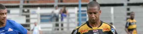 Pereira é o camisa 10 do Vitória