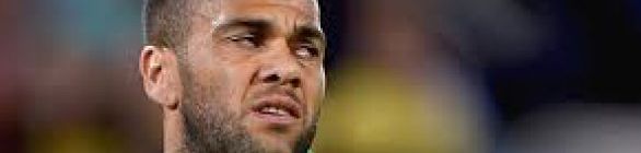 Dani Alves pede serenidade no futuro da Seleção: 