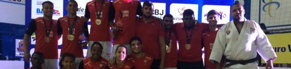 EQUIPE ADULTA DO VITÓRIA/FSBA CONQUISTA TETRA CAMPEONATO ESTADUAL