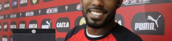 Rhayner admite cuidado com cartões e revela papo com Mancini por título