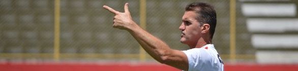 Mancini vê altos e baixos e destaca gol relâmpago: 