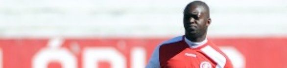 Inter diz que não tem propostas por Andrezinho e Zé Roberto