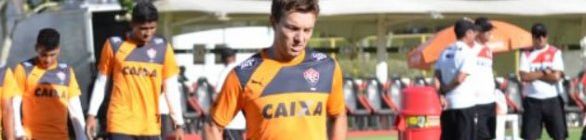 Mancini confirma Dagoberto, mas faz mistério sobre substituto de Kieza