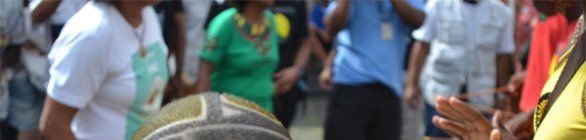 Tocha olímpica desceu o Elevador Lacerda de rapel ao som do Olodum