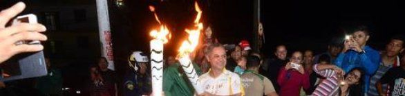 Forró dita ritmo na passagem da tocha olímpica em Senhor do Bonfim