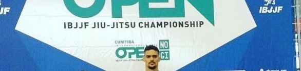 FELIPE SENA CONQUISTA MEDALHA DE OURO EM CURITIBA 