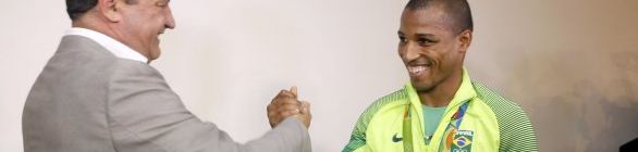 Rui anuncia centro de treinamento de boxe