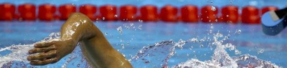 Empurrado pela torcida, Matheus Rheine garante bronze nos 400m livre