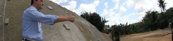 Rui entrega encostas e inaugura equipamentos de saúde