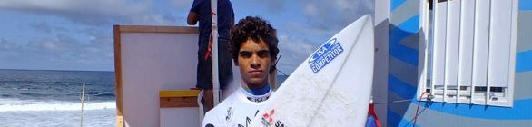 BAIANO AVANÇA PARA A TERCEIRA FASE DO MUNDIAL DE SURF SUB-18