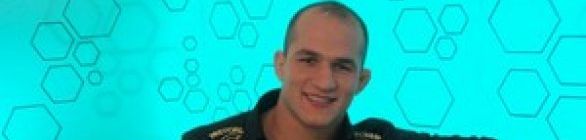 'Gigante' Overeem não põe medo em Cigano: 'Ele é grande, mas não 