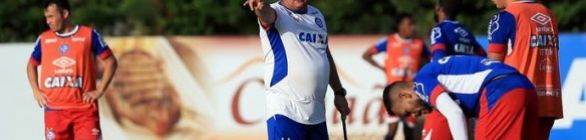 Moisés reserva, volta dos dois volantes e testes na frente: Guto ensaia o Bahia