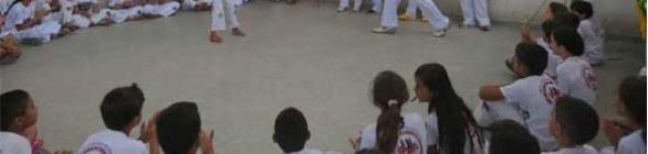 Fwd: Crianças de escolas municipais recebem uniformes de projeto de capoeira 