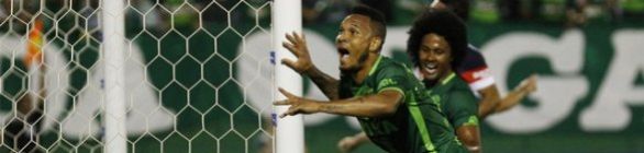 A uma flechada da América! Danilo salva no fim e garante Chape na final da Sul-A