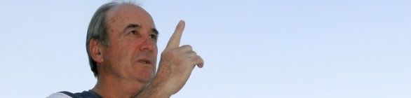 Levir Culpi se oferece para dirigir de graça a Chapecoense em 2017