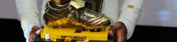 Artilheiro da Copa do Brasil, Marinho recebe prêmio em Costa do Sauípe