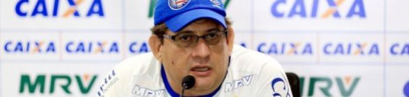 Após triunfo, Guto defende rodízio e explica substituição de Matheus Sales