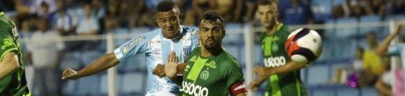 Mais maduro e preparado, Avaí não toma conhecimento da Chape na Ressacada