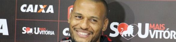 Versatilidade, parceria com Farias e apelidos: Patric é apresentado no Leão