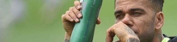 Jornal: Daniel Alves pode deixar o Juventus para trabalhar com Guardiola