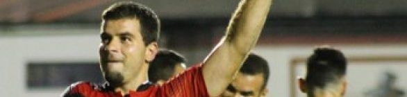 Vitória assina novo contrato com a Caixa por mais uma temporada