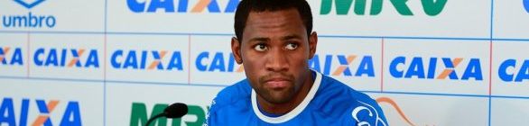 Bahia negocia empréstimo do lateral-direito Tinga para o Juventude